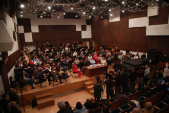 A press conference of the Belgrade Philharmonic Orchestra was held in the Belgrade Philharmonic Hall on Student Square on the occasion of the appointment of Bojan Sudjic as acting director. U Sali Beogradske filharmonije na Studentskom trgu odrzana je konferencija za medije Beogradske filharmonije povodom imenovanja Bojana Sudjica za v.d. direktora.
